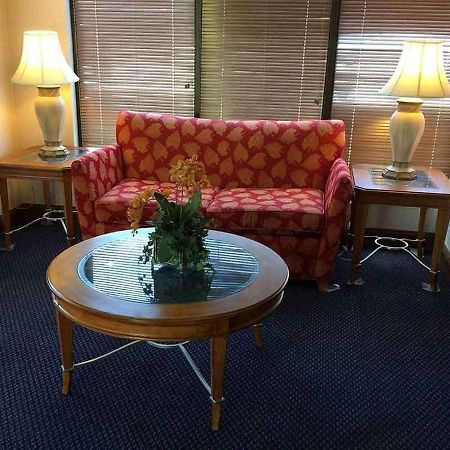 Astoria Hotel Danville North Dış mekan fotoğraf