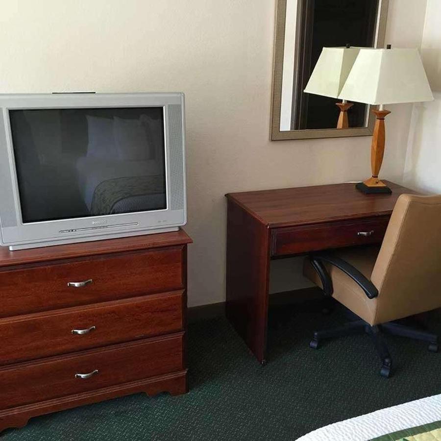 Astoria Hotel Danville North Dış mekan fotoğraf