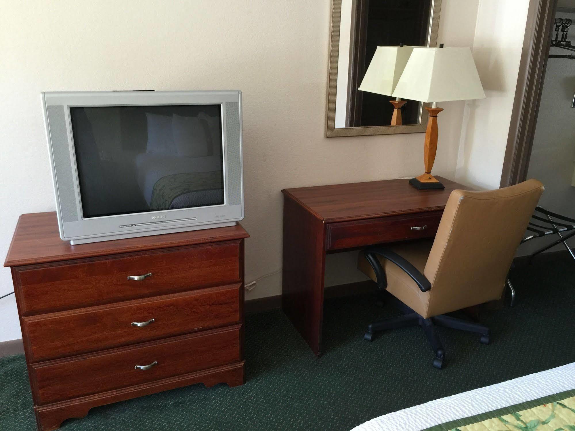 Astoria Hotel Danville North Dış mekan fotoğraf